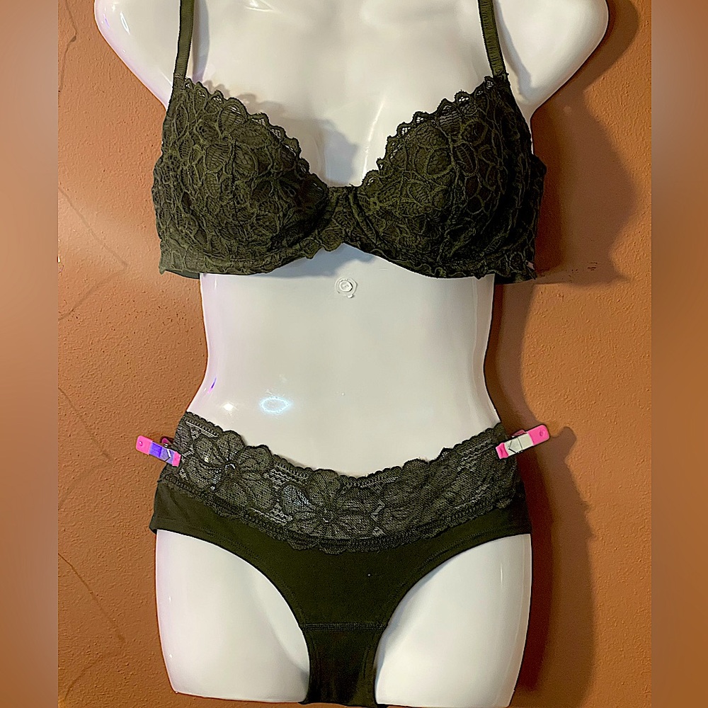 Set Bra and Panties both Victoria Secret ‼️